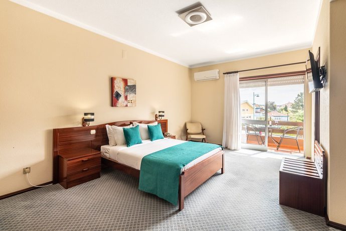 Imagen de la habitación del Hotel HOTEL COLMEIA MONTE REAL. Foto 8