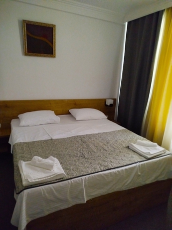 Imagen de la habitación del Hotel HOTEL COMAT DEVA. Foto 6