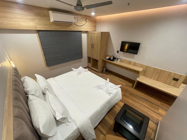 Imagen de la habitación del Hotel HOTEL COSMOS, Bhubaneshwar. Foto 10