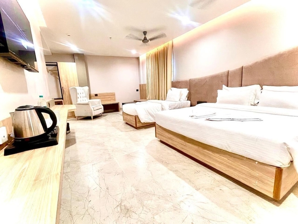 Imagen de la habitación del Hotel HOTEL COSMOS, Bhubaneshwar. Foto 11