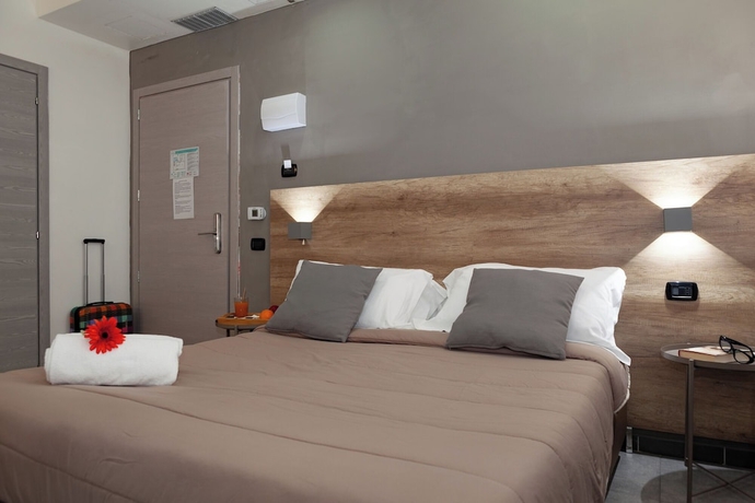 Imagen de la habitación del Hotel HOTEL CRISVAN. Foto 8