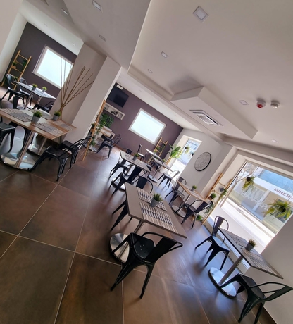Imagen general del Hotel HOTEL CRISVAN. Foto 1