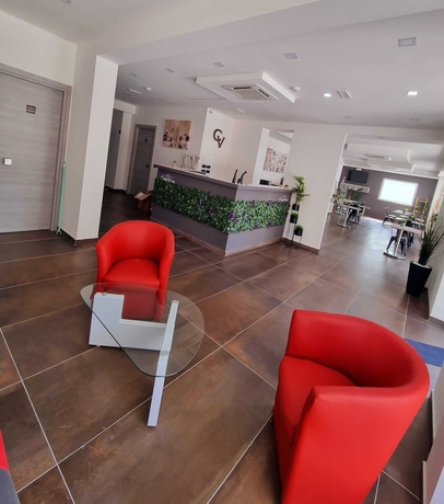 Imagen de los interiores del Hotel HOTEL CRISVAN. Foto 16