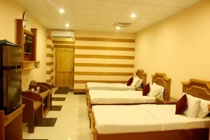 Imagen de la habitación del Hotel HOTEL CROWN. Foto 14