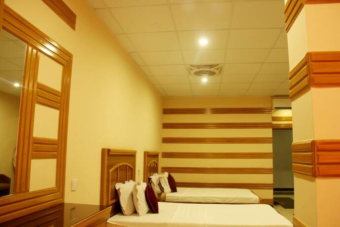 Imagen general del Hotel HOTEL CROWN. Foto 4