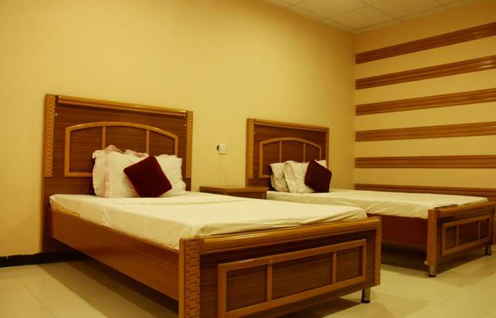 Imagen de la habitación del Hotel HOTEL CROWN. Foto 16