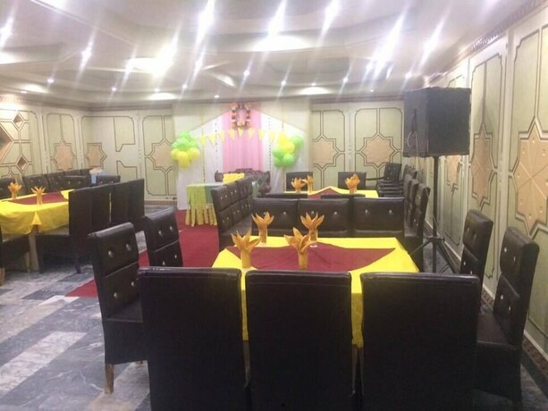 Imagen general del Hotel HOTEL CROWN. Foto 10