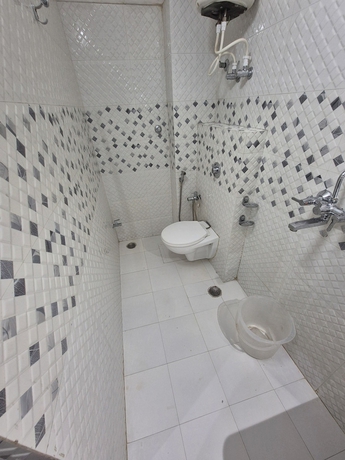 Imagen de la habitación del Hotel HOTEL D C GRAND. Foto 12