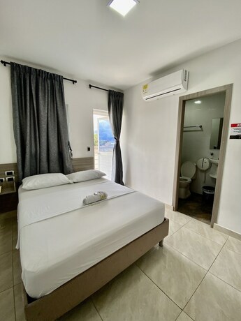 Imagen de la habitación del Hotel HOTEL DIAMOND BGA. Foto 7