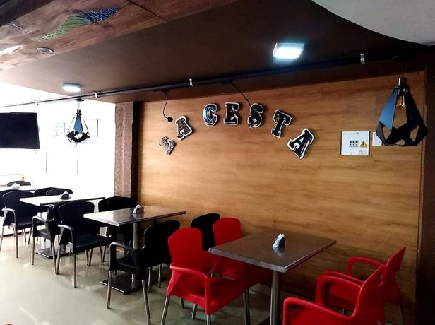 Imagen de los interiores del Hotel HOTEL DINNAR. Foto 7