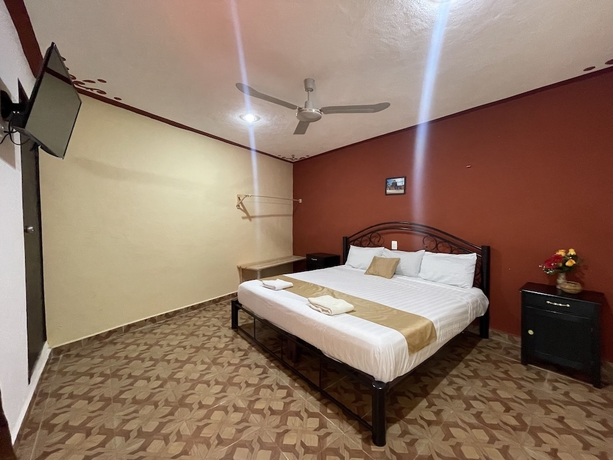 Imagen de la habitación del Hotel HOTEL DON JACINTO. Foto 13