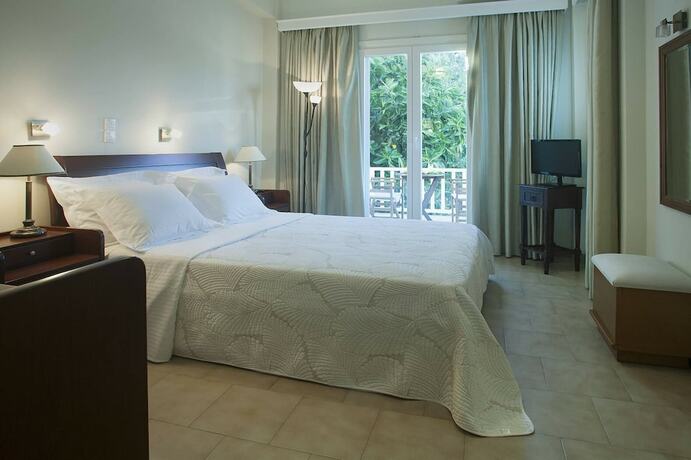 Imagen general del Hotel HOTEL DOUKISSA. Foto 9