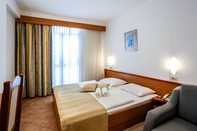 Imagen de la habitación del Hotel HOTEL DRAZICA. Foto 13