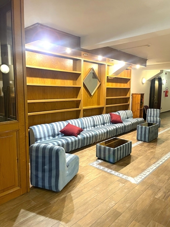 Imagen de los interiores del Hotel HOTEL DU SOLEIL. Foto 16