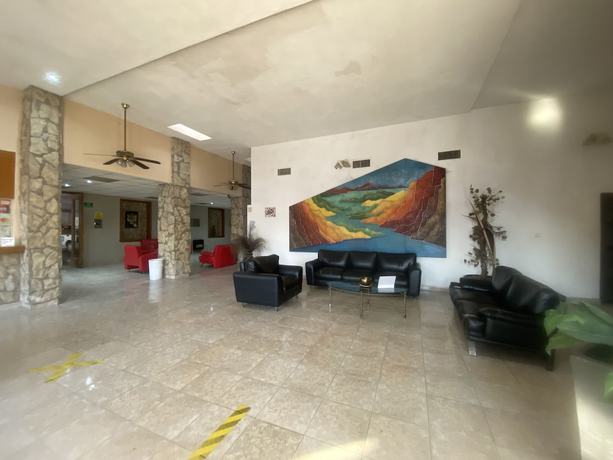 Imagen de los interiores del Hotel HOTEL DUBAI. Foto 8