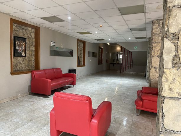 Imagen de los interiores del Hotel HOTEL DUBAI. Foto 11