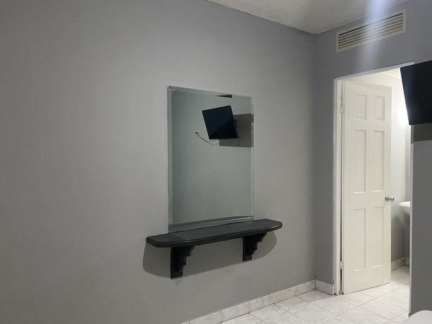 Imagen de la habitación del Hotel HOTEL DUBAI. Foto 5