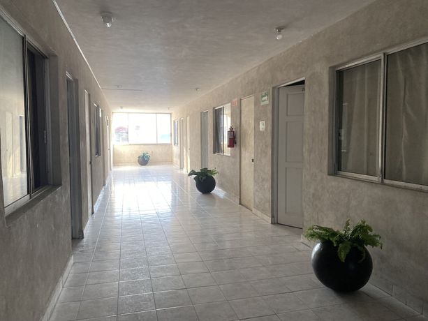 Imagen de los interiores del Hotel HOTEL DUBAI. Foto 13
