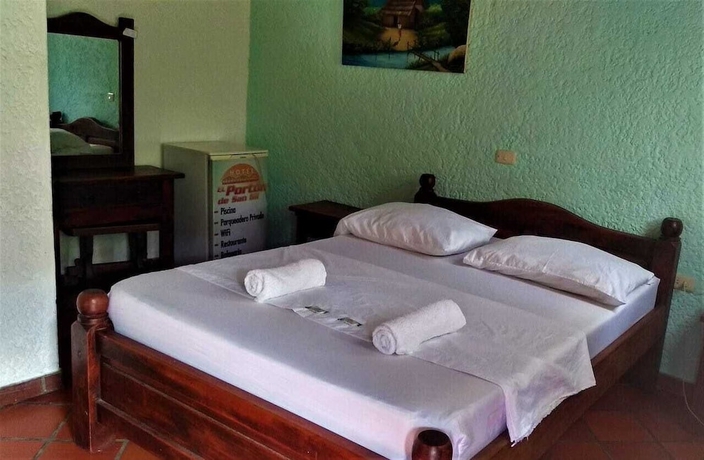 Imagen de la habitación del Hotel HOTEL EL PORTON DE SAN GIL. Foto 5