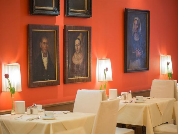 Imagen general del Hotel HOTEL ELEFANT. Foto 3