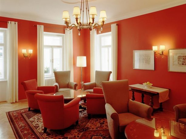 Imagen general del Hotel HOTEL ELEFANT. Foto 5