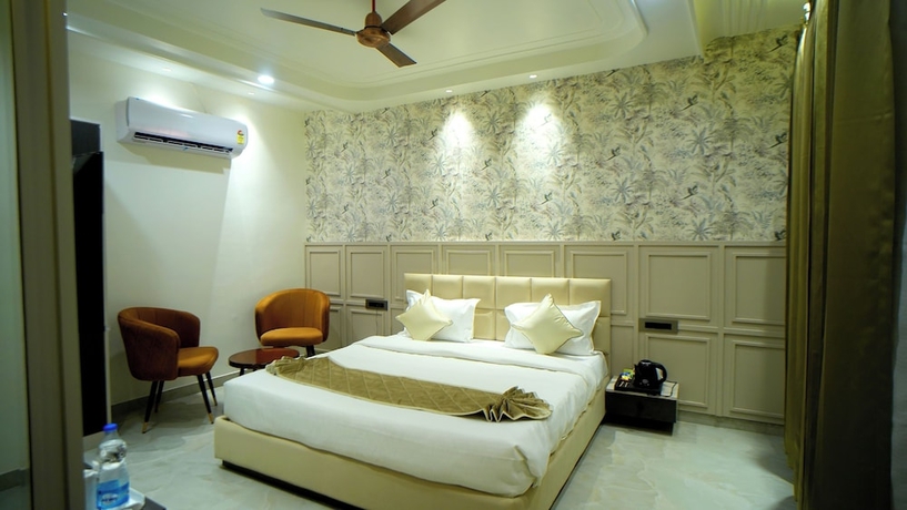 Imagen de la habitación del Hotel HOTEL ELEGANCE. Foto 2