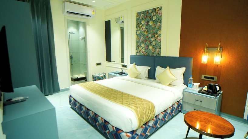 Imagen de la habitación del Hotel HOTEL ELEGANCE. Foto 3