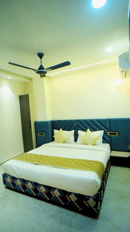 Imagen de la habitación del Hotel HOTEL ELEGANCE. Foto 5