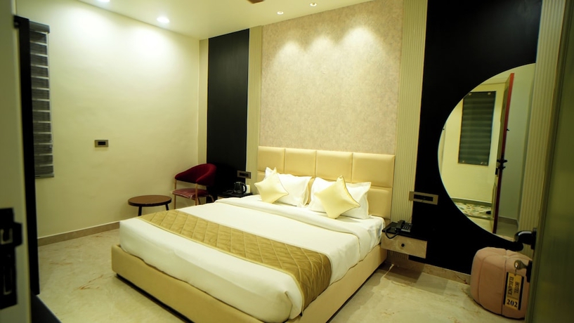 Imagen de la habitación del Hotel HOTEL ELEGANCE. Foto 6