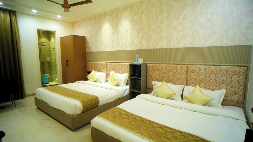 Imagen de la habitación del Hotel HOTEL ELEGANCE. Foto 9