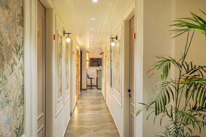 Imagen de los interiores del Hotel HOTEL ELEGANCE. Foto 12