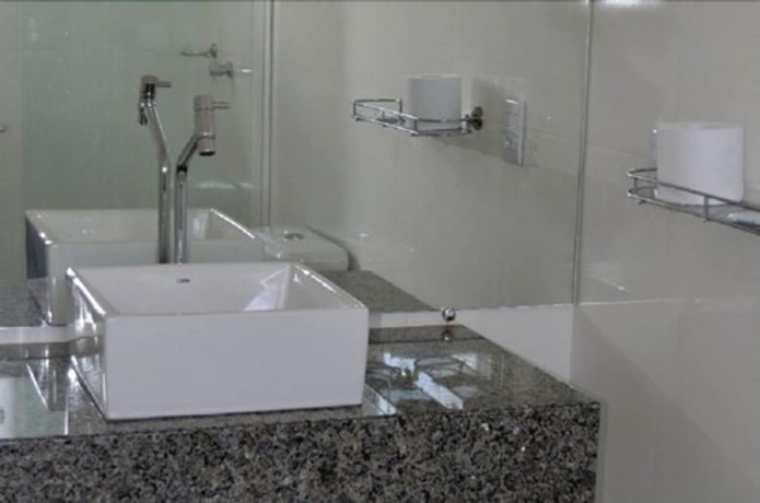 Imagen de la habitación del Hotel HOTEL ESCARPAS DO LAGO CAPIT&Oacute;LIO. Foto 8