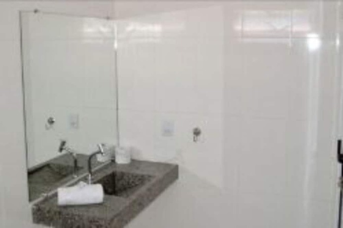 Imagen de la habitación del Hotel HOTEL ESCARPAS DO LAGO CAPIT&Oacute;LIO. Foto 10