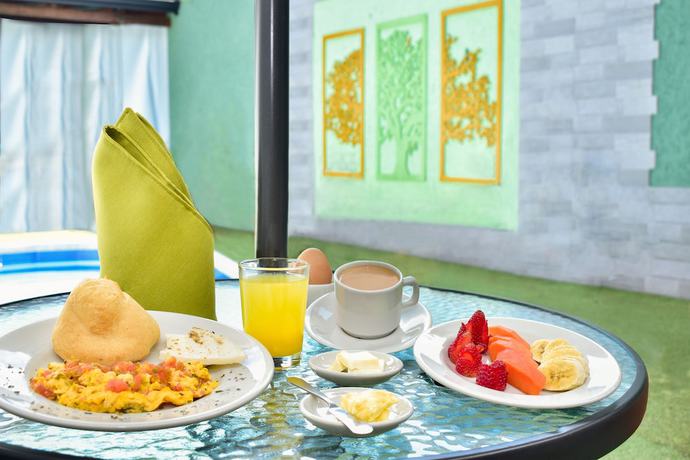 Imagen del bar/restaurante del Hotel HOTEL EVOCACI&Oacute;N. Foto 3