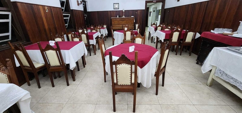 Imagen del bar/restaurante del Hotel HOTEL FLORESTA. Foto 3