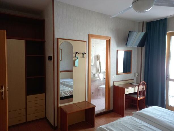 Imagen general del Hotel HOTEL FLORIDA. Foto 13