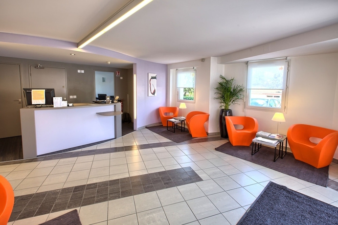 Imagen de los interiores del Hotel HOTEL FORMULES CLUB BORDEAUX CENON. Foto 15