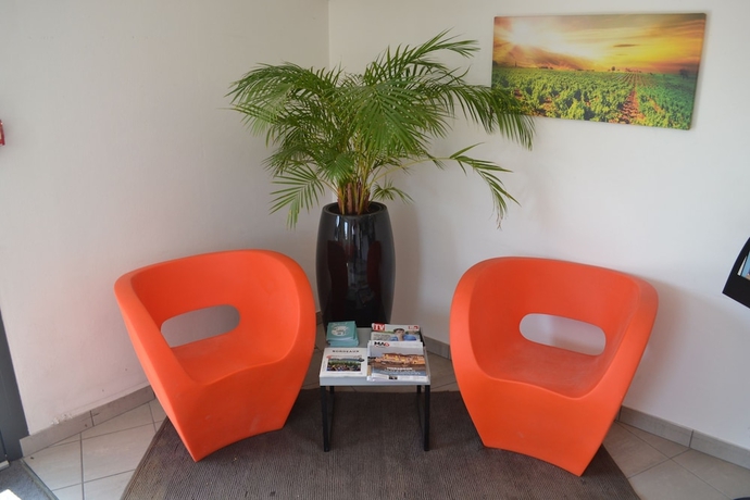 Imagen de los interiores del Hotel HOTEL FORMULES CLUB BORDEAUX CENON. Foto 16