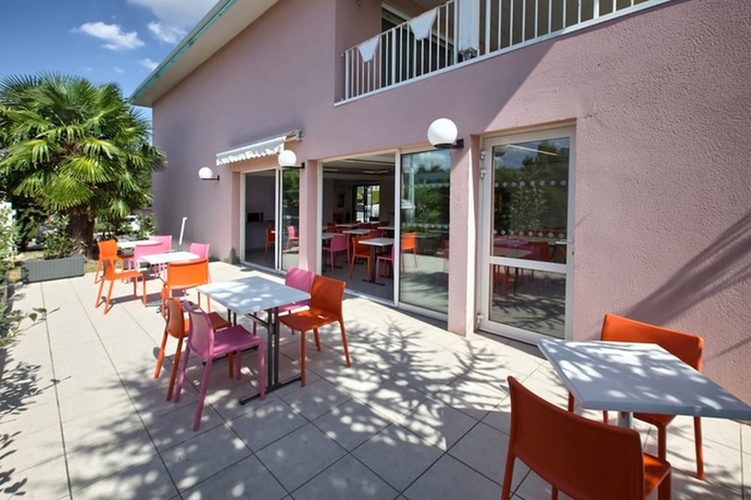 Imagen de la habitación del Hotel HOTEL FORMULES CLUB BORDEAUX CENON. Foto 9