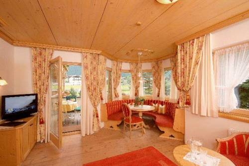 Imagen general del Hotel HOTEL GARNI GLOCKENSTUHL. Foto 12