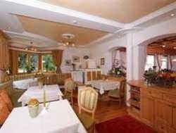 Imagen del bar/restaurante del Hotel HOTEL GARNI GLOCKENSTUHL. Foto 17