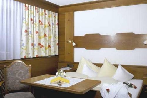 Imagen general del Hotel HOTEL GARNI KARDONA. Foto 13