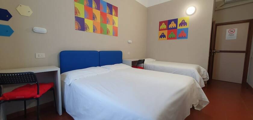 Imagen de la habitación del Hotel HOTEL GENESI. Foto 17