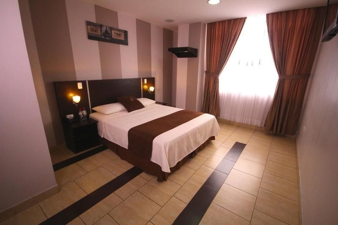 Imagen de la habitación del Hotel HOTEL GOLDEN VISTA. Foto 13