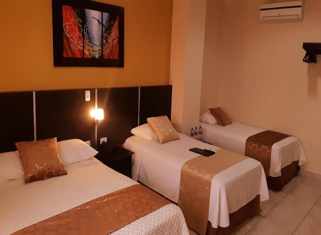 Imagen de la habitación del Hotel HOTEL GOLDEN VISTA. Foto 14