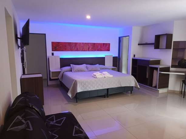 Imagen de la habitación del Hotel HOTEL GOLEN ROSS. Foto 6
