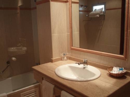 Imagen general del Hotel HOTEL GUADAIRA. Foto 11