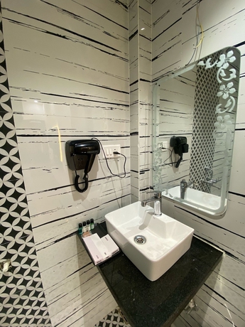 Imagen de la habitación del Hotel HOTEL GULMOHAR PLAZA BY AUROVILLE ENT. Foto 4