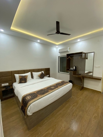 Imagen de la habitación del Hotel HOTEL GULMOHAR PLAZA BY AUROVILLE ENT. Foto 6