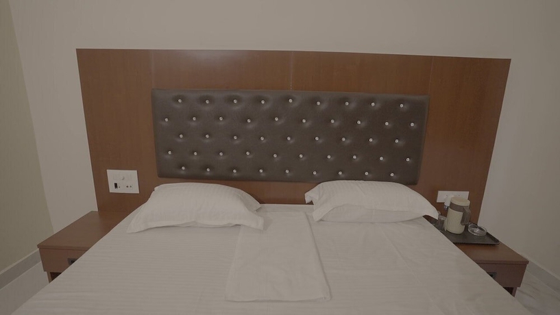 Imagen de la habitación del Hotel HOTEL GUPTA GARDEN. Foto 5